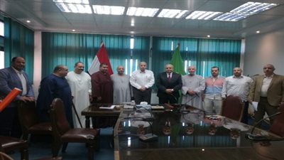 محافظ القليوبية يجتمع بمواطني قرية أبو الغيط بالقناطر الخيرية لحل مشاكلهم