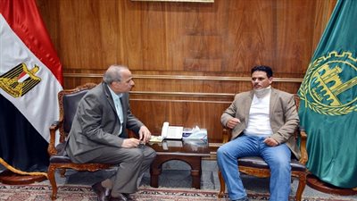 محافظ القليوبية يكرم سائق 