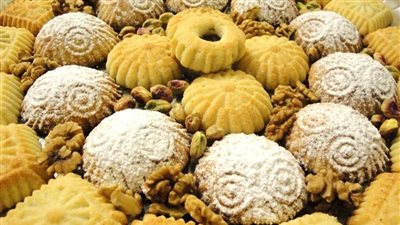 ضبط 933 كيلو كعك وبسكويت العيد و3 أطنان أسمدة مجهولة في البحيرة