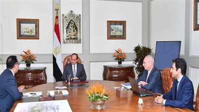 السيسي يتابع تطورات تنفيذ المدن الجديدة مع وزير الاسكان