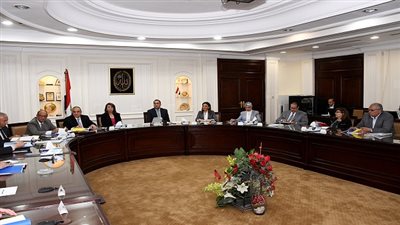 مدبولي: الموافقة على دراسة طلبات المواطنين بتوفير وحدات إيجار بالإسكان الاجتماعى بمدينة أخميم الجديدة