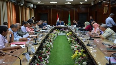 محافظ الدقهلية : حل مشكلات ومطالب 21 مواطن  خلال اللقاء الاسبوعي