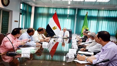 محافظ القليوبية يجتمع مع مديري إدارات الأزمات على مستوى المحافظة