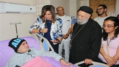 وفد من شباب مصر بالخارج يزور مصابى العمليات بالمجمع الطبي للقوات المسلحة بالمعادي