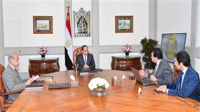 السيسي يجتمع مع رئيس الوزراء ووزير التعليم العالى والبحث العلمي