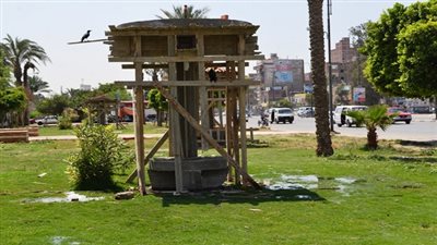 تنفيذ عمل مجسم للرئيس السادات بميدان الترعة بالسويس