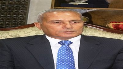 محافظ السويس يفتتح معرض للمفروشات والملابس والادوات المنزلية 