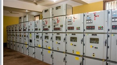 الكهرباء: تنفيذ خطط التطوير فى شركة القناة لتوزيع الكهرباء