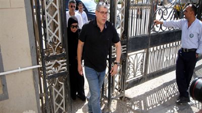 نجوم الرياضة والفن في جنازة نجل محمد فضل