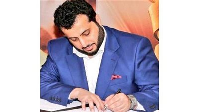 تركي آل الشيخ يقدم واجب العزاء في نجل محمد فضل