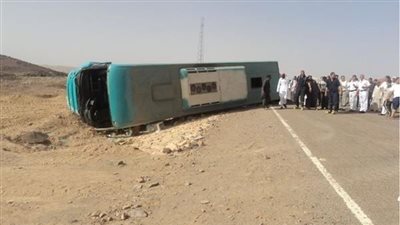 مصرع واصابة 16 عامل فى انقلاب اتوبيس جنوب السويس