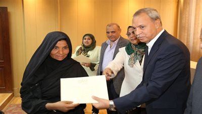 الهجان يشهد حفل تسليم شهادات أمان لعدد من سيدات قنا