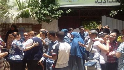 ثلاث حالات ضيق تنفس واشتباه في الزائده بأمتحان اللغة الثانية بالمنصورة 