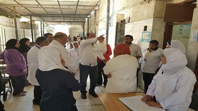 بالصور.. وكيل وزارة الصحة بالقليوبية يتفقد مستشفي حميات بنها