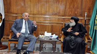 محافظ القليوبية يستقبل الأنبا مكسيموس أسقف بنها وقويسنا للتهنئة بقرب حلول عيد الفطر 