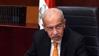 شريف إسماعيل يصل مجلس الوزراء لمتابعة ملفات الحكومة