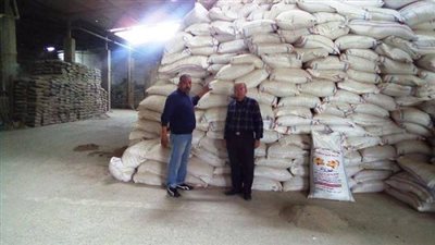 ضبط مصنع أسمدة بدون ترخيص وألعاب نارية بحملة فى البحيرة