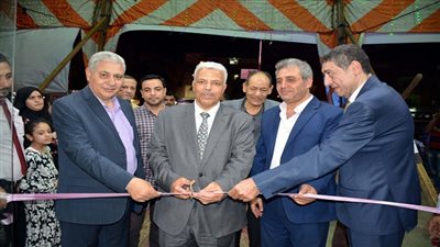 سكرتير عام القليوبية يفتتح معرض لمنتجات العيد بحي غرب شبرا الخيمة