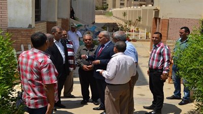 بالصور.. المحافظ  يتفقد إمتحانات الثانوية العامة بمدارس السويس