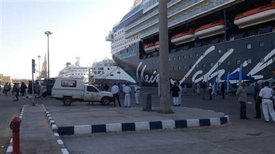 وصول وسفر 3419 راكب بميناء سفاجا