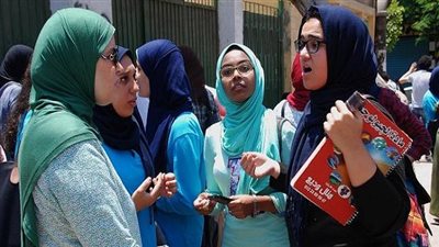 إحالة مسؤلي لجنة مدرسة للتحقيق في واقعة هروب طالبة بورقة إجابة