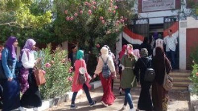 ضبط الطالبة التي قامت بنشر أجزاء من أسئلة امتحان الفيزياء بمحافظة قنا 