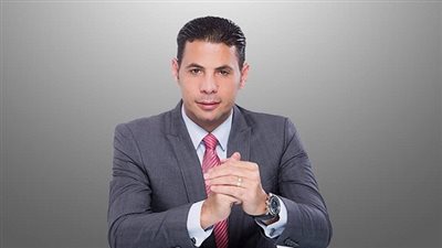 حساسين يتهم الحكومة بتعطيل تشغيل المصانع بعد زيادة رسوم تجديدها