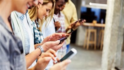 لهذه الأسباب.. ابتعد عن السوشيال ميديا