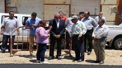 الهجان يتفقد اعمال الرصف ورفع كفاءة شوارع مدينة قنا