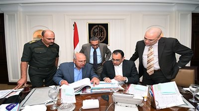 مدبولى والوزير يتابعان موقف تنفيذ المشروعات المشتركة بين 