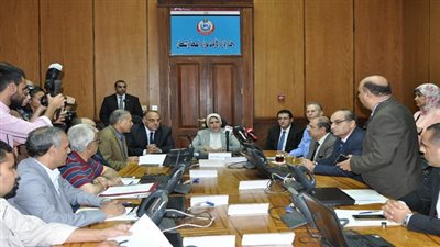 وزيرة الصحة تترأس غرفة الأزمات لمراجعة التأمين الطبي لإحتفالات 