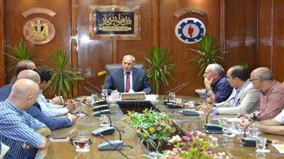 تنفيذا لتوجيهات السيسي.. محافظ السويس يستقبل وفد صندوق تحيا مصرلدعم مشروعات الشباب