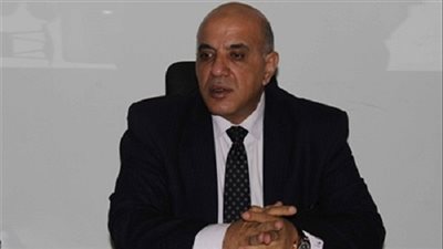 وكيل وزارة الصحة بالاسكندرية فى زيارة مفاجئة لمستشفى رأس التين العام خلال الاحتفالات بذكرى 30 يونيه