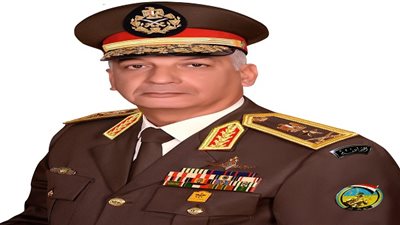 الفريق محمد زكى يغادر إلى فرنسا فى زيارة رسمية تستغرق عدة أيام 