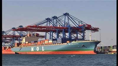 وصول وسفر 1196 راكب وتداول 248 شاحنة بميناء سفاجا