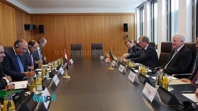 بالصور.. سامح شكري يلتقي وزير الداخلية الألماني ببرلين