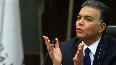 وزير النقل يعلن بدء دراسة المخطط العام الشامل  للموانيء البحرية المصرية
