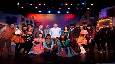 محمود حميدة وزكي وبهجت ضيوف كوميديا البؤساء