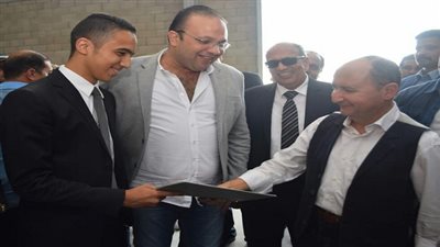 وزير التجارة والصناعة يتفقد مجمع الصناعات الصغيرة بمدينة السادات