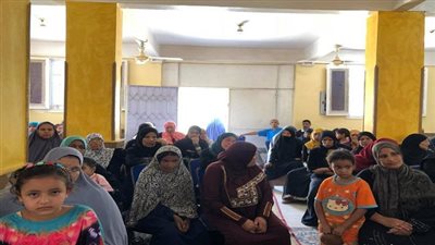 ندوة عن الصحة الانجابية وزواج القاصرات بقرية العمدة بالسويس