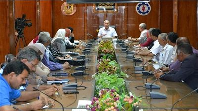 محافظ السويس يلتقى 20 قيادة جديدة .. تعرف عليهم  