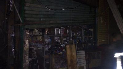 حي وسط يزيل اثار حريق مول جوهر القائد 