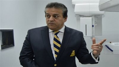 وزير التعليم العالي يتفقد سير أعمال مكتب التنسيق الرئيسى للقبول بالجامعات بجامعة القاهرة