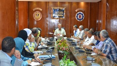 بسبب النظافة محافظ السويس يؤذن فى مالطة للعام الثالث.. ولا احد يسمعه