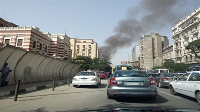 عودة الحركة المرورية لشارع رمسيس بعد اخماد حريق نقابة التجاريين