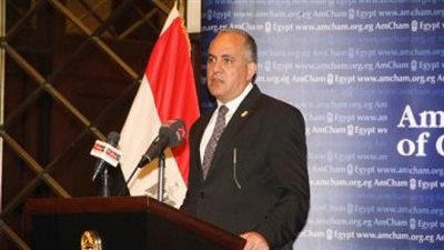 وزير الرى يتلقى تقرير عن انجازات الهيئة المصرية العامة للمساحة