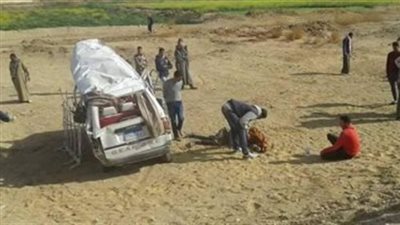 اصابة 11 راكب فى حادث انقلاب ميكروباص بالسويس