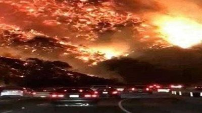 الصيادون المصريون باليونان ينقذون 70 شخصا من حريق في إحدى المدن