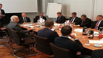 وزير الدولة للإنتاج الحربي يلتقى قيادات مجتمع الأعمال وممثلي الشركات ورئيس اتحاد الصناعات في ولاية بافاريا