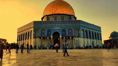 قوات الإحتلال تدنس المسجد الأقصى.. وهذه حصيلة المصابين